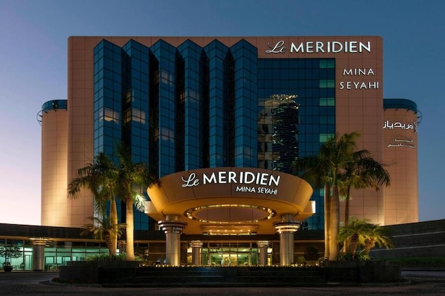 Le Meridien Mina Seyahi Beach Resort 1